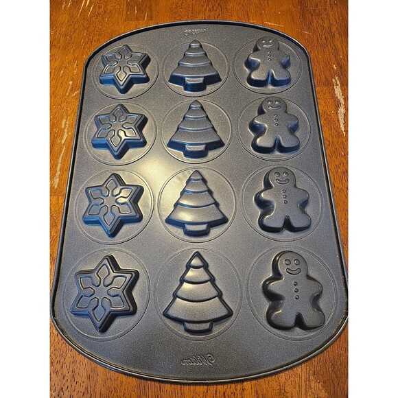 Wilton Baking Pan Cookie Sheet Cupcake Muffin Pan Holiday Christmas Baking - Picture 4 of 4